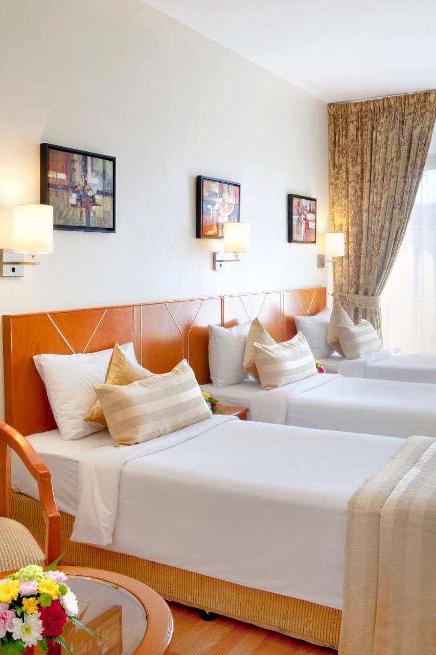 Landmark Hotel Dubai Esterno foto