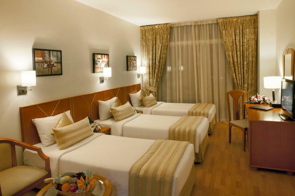 Landmark Hotel Dubai Esterno foto